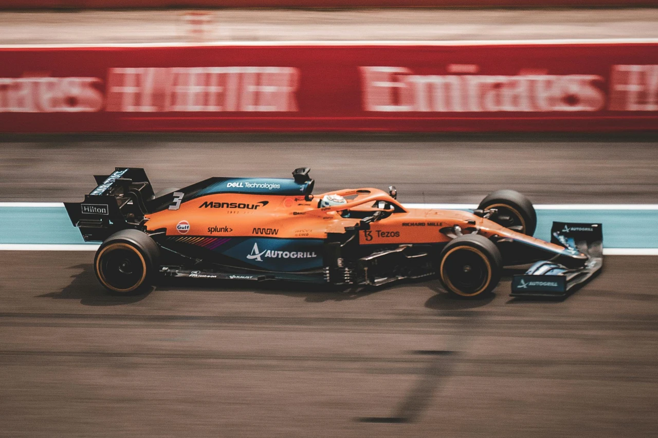 Ein Rennauto von McLaren